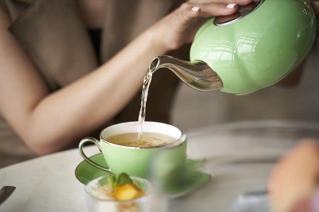 Kesalahan yang menjadikan cawan teh anda tidak baik untuk kesihatan anda