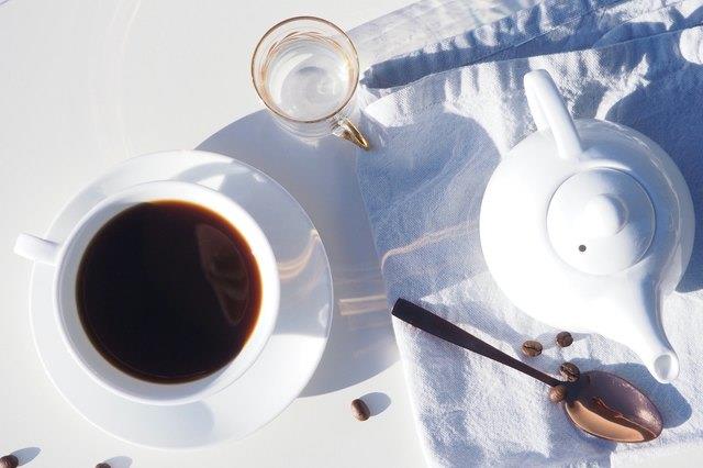 Bolehkah anda menggunakan kopi tanah dengan cara yang sama anda akan menggunakan kopi segera?