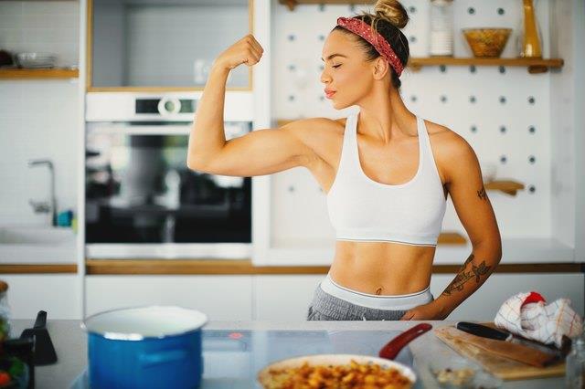 Versuchen Sie Muskeln aufzubauen? Hier sind 6 Arten von Proteinen zu essen – und 3 zu vermeiden Versuchen Sie Muskeln aufzubauen? Hier sind 6 Arten von Proteinen zu essen – und 3 zu vermeiden