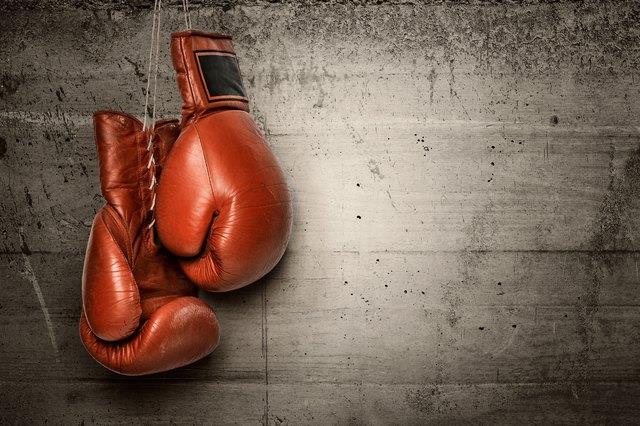 Vergleich von Boxhandschuhen und Handschuhen vom Typ MMA Vergleich von Boxhandschuhen und Handschuhen vom Typ MMA