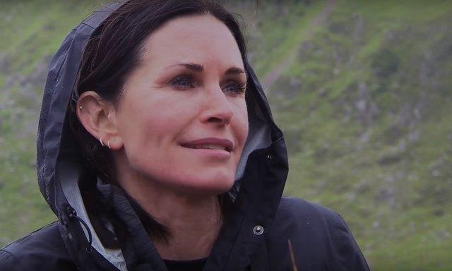 Das neue Motto von Courteney Cox inspiriert uns, anmutig zu altern Das neue Motto von Courteney Cox inspiriert uns, anmutig zu altern