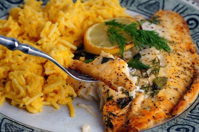 Wie man Tilapia backt oder brät Wie man Tilapia backt oder brät