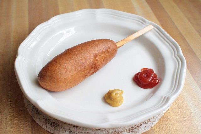 Wie man gefrorene Maishunde kocht Wie man gefrorene Maishunde kocht