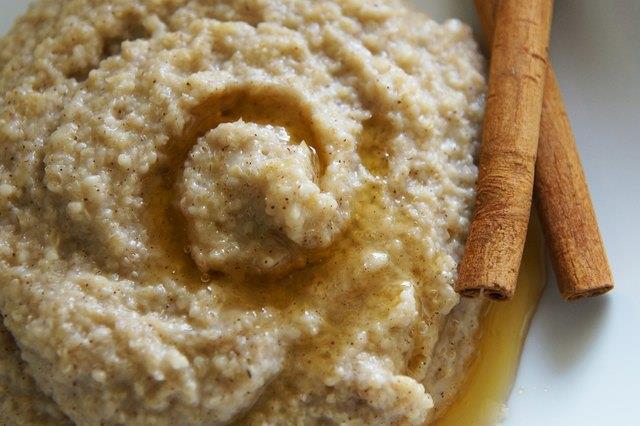 Wie man heißes Haferkleiemüsli kocht Wie man heißes Haferkleiemüsli kocht