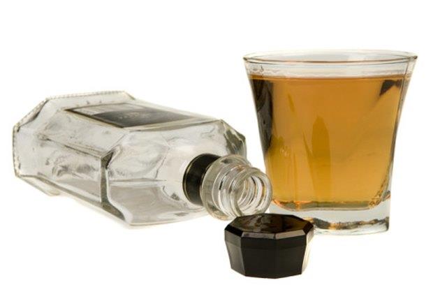 Drogen, die Sie krank machen, wenn Sie Alkohol trinken Drogen, die Sie krank machen, wenn Sie Alkohol trinken