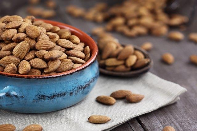 4 der besten Nüsse für eine kohlenhydratarme Ernährung 4 der besten Nüsse für eine kohlenhydratarme Ernährung