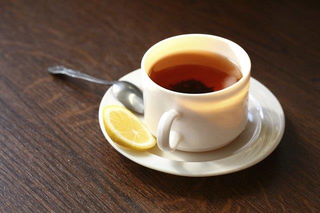 Kann ich meinem schwarzen Tee Zitronensaft hinzufügen, um beim Abnehmen zu helfen? Kann ich meinem schwarzen Tee Zitronensaft hinzufügen, um beim Abnehmen zu helfen?