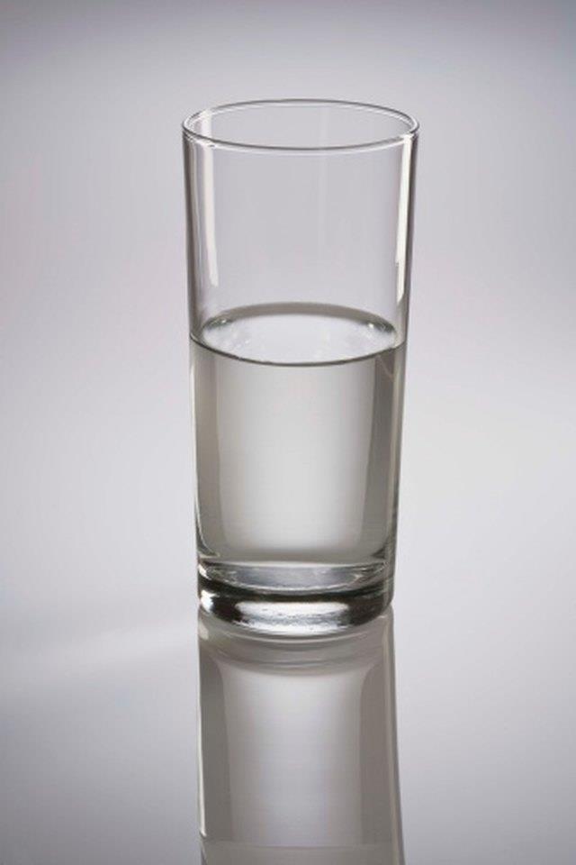 Ist es schlecht, nur Wasser zu trinken, wenn Sie auf Diät sind? Ist es schlecht, nur Wasser zu trinken, wenn Sie auf Diät sind?