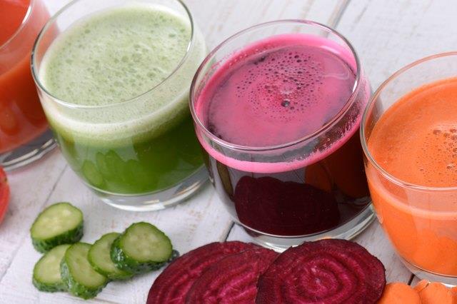 Wie man aus einem Saft schnell herauslässt Wie man aus einem Saft schnell herauslässt